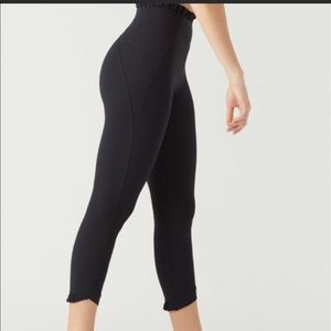 Glyder 3/4 ruffle leggings super soft